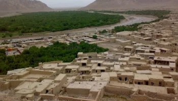 Нимруз: Там, где ветер гладит пески, а время течёт иначе.